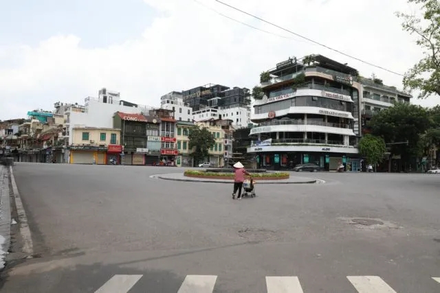 胡志明市港口.jpg